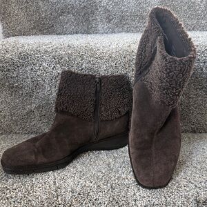 Liz Claiborne Chocolate Suede Winter Ankle Boots